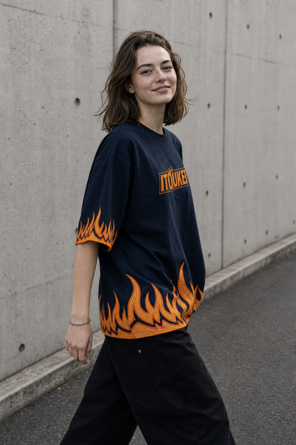 Tshirt-Flames Marine-Orange — porté