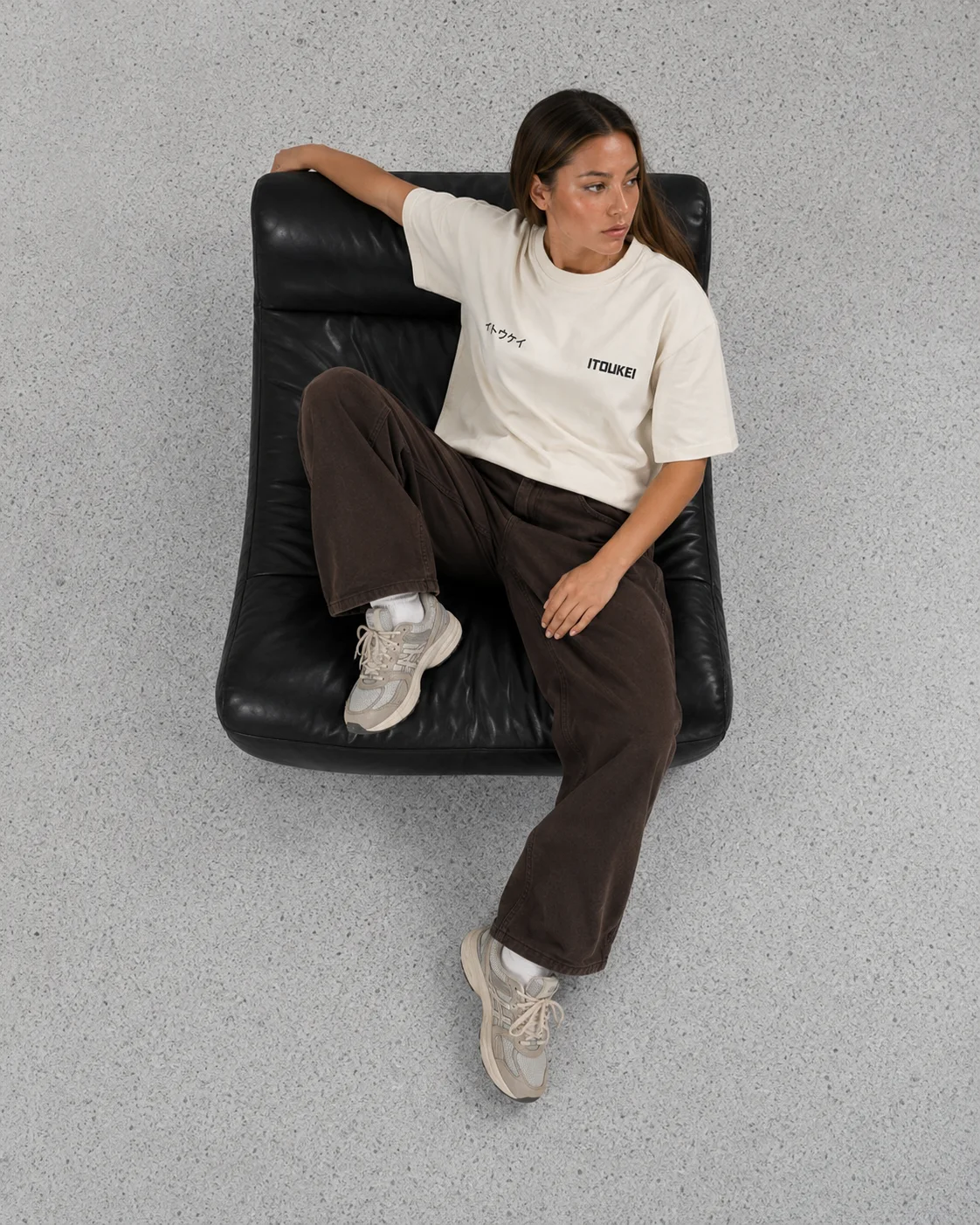 T-shirt ITOUKEI Basics cream porté